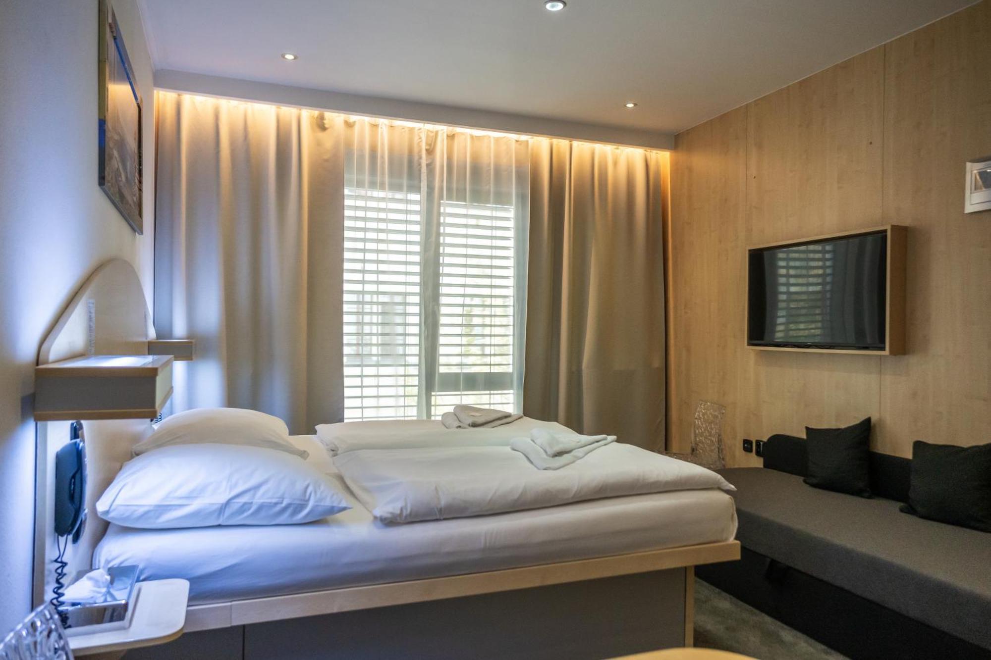 Hotel Plzen Ngoại thất bức ảnh
