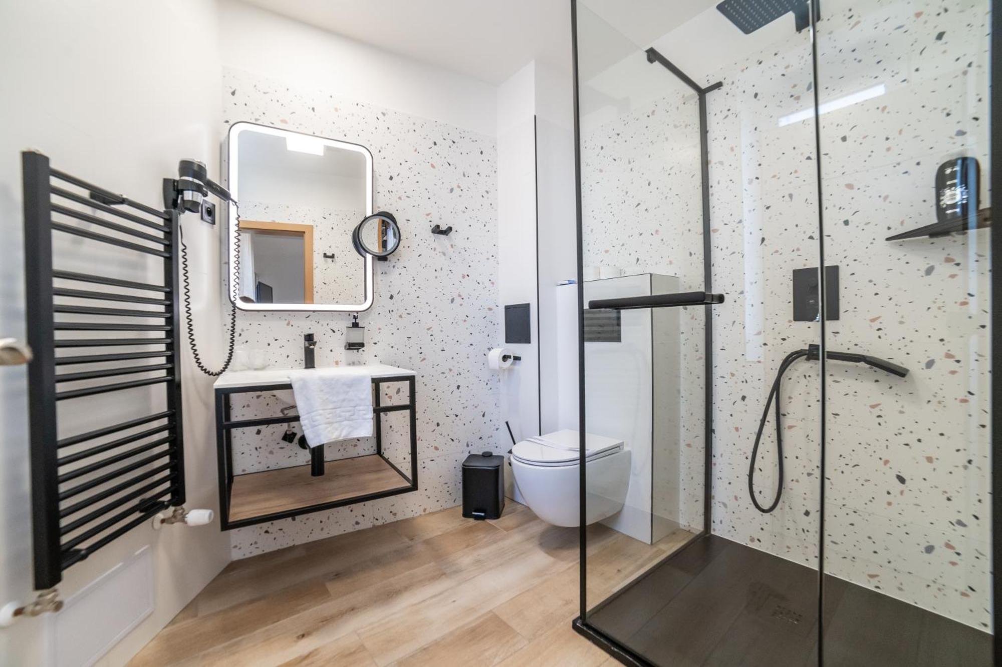 Hotel Plzen Ngoại thất bức ảnh