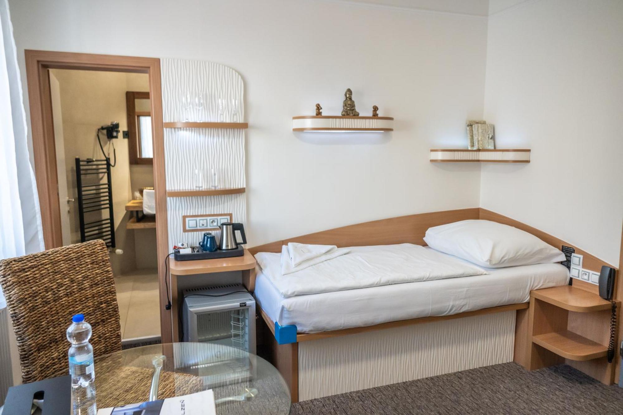 Hotel Plzen Ngoại thất bức ảnh
