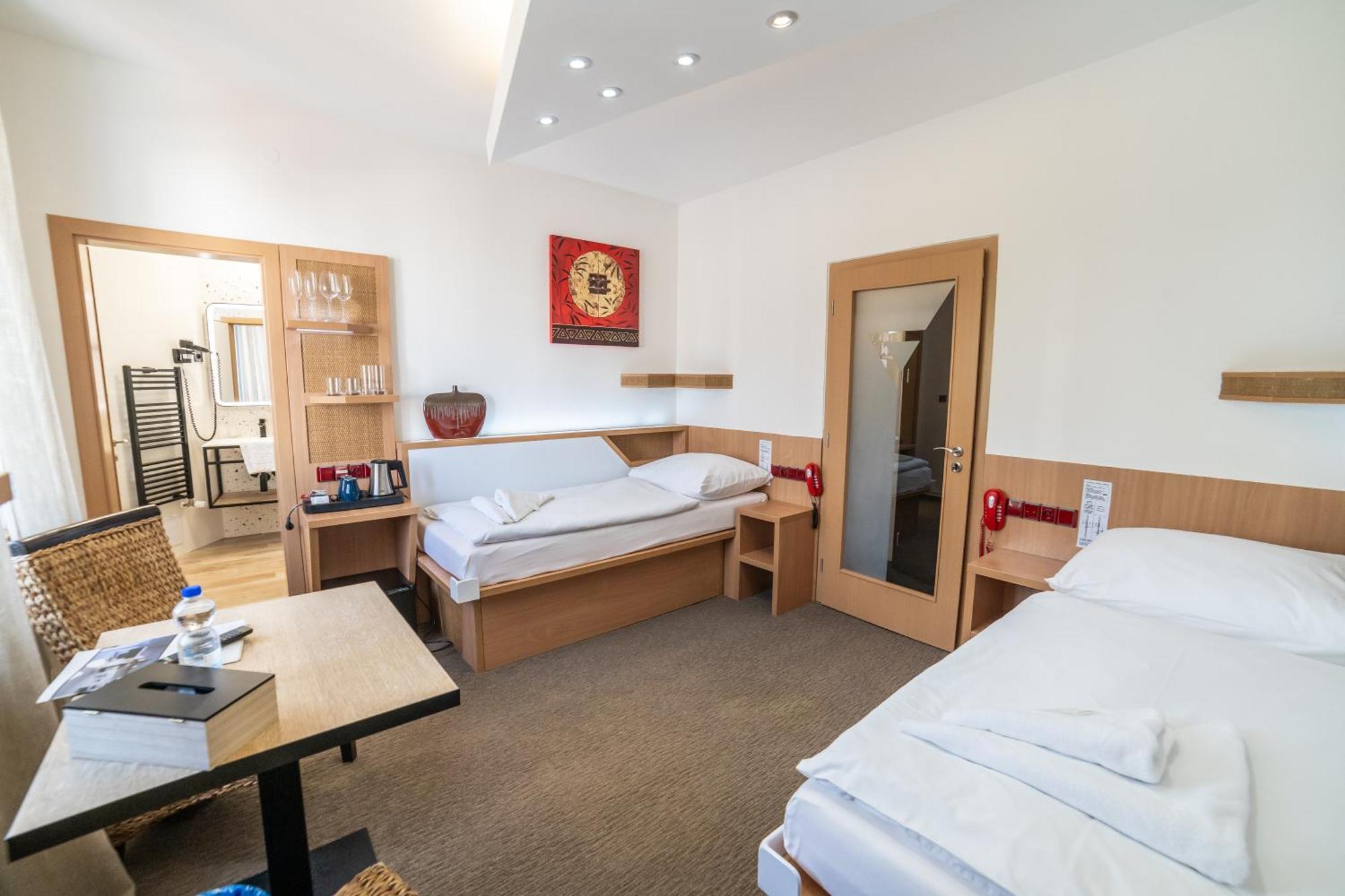 Hotel Plzen Ngoại thất bức ảnh