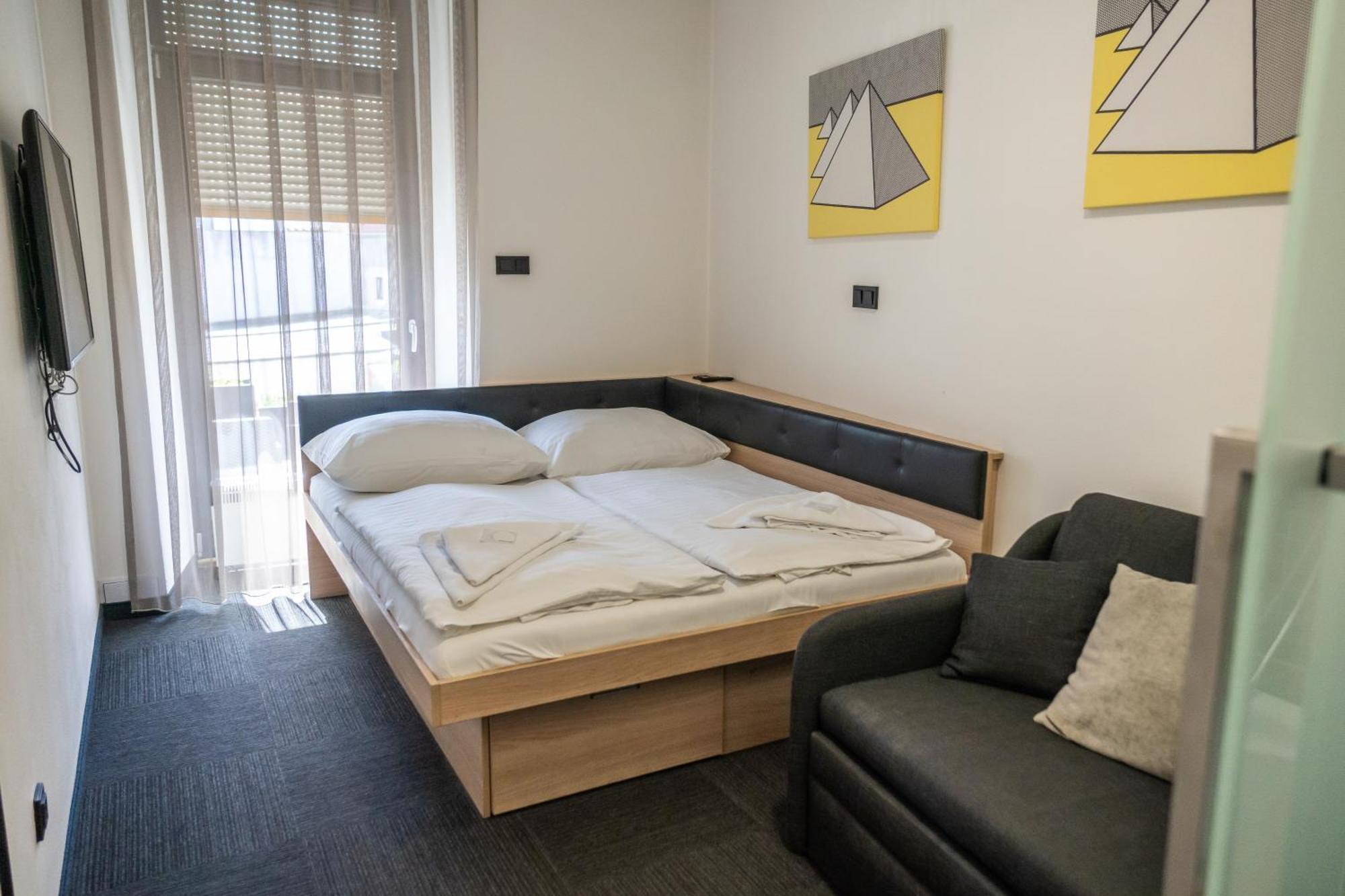 Hotel Plzen Ngoại thất bức ảnh