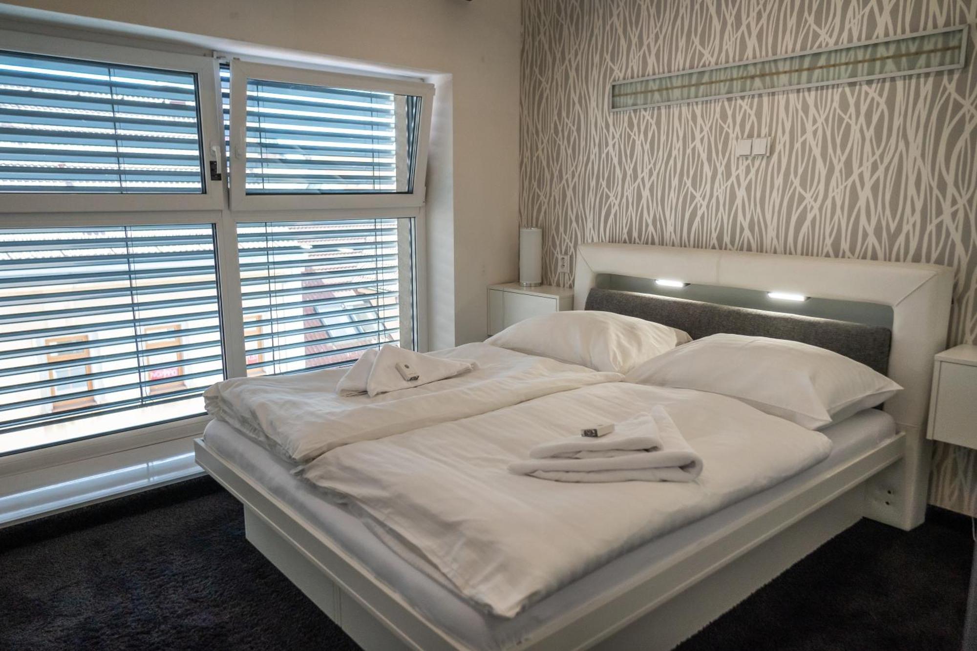 Hotel Plzen Ngoại thất bức ảnh