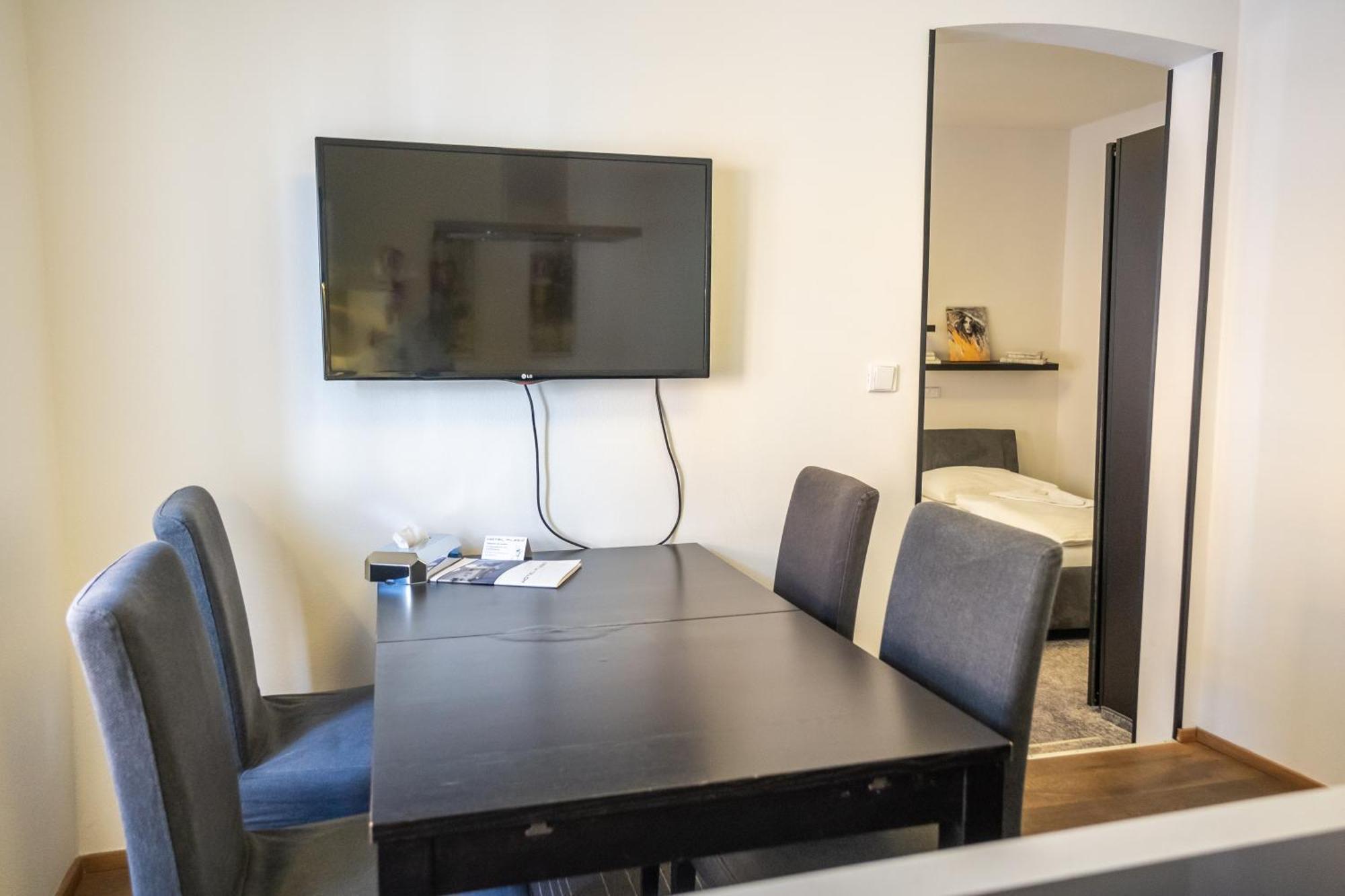 Hotel Plzen Ngoại thất bức ảnh