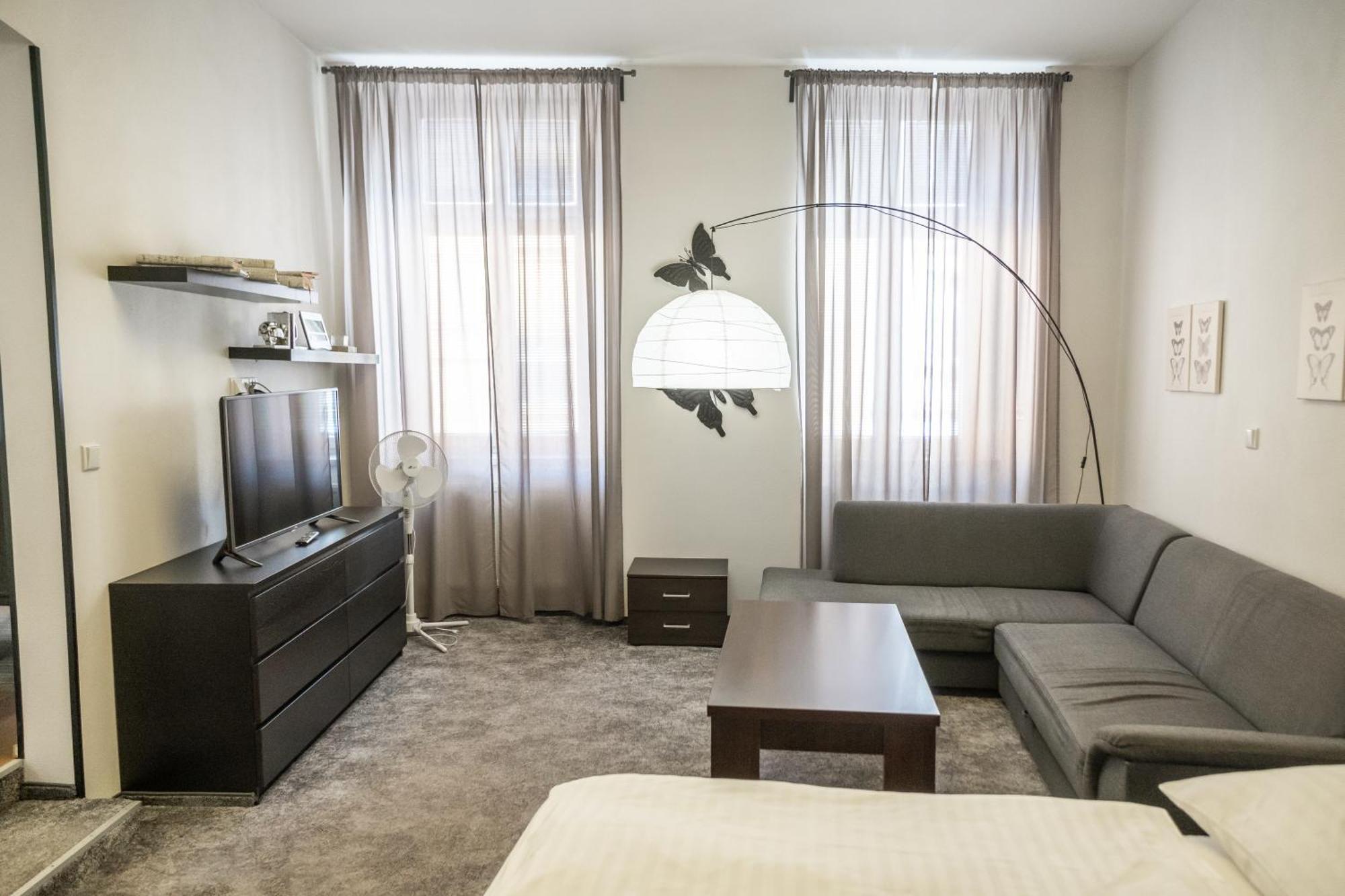 Hotel Plzen Ngoại thất bức ảnh