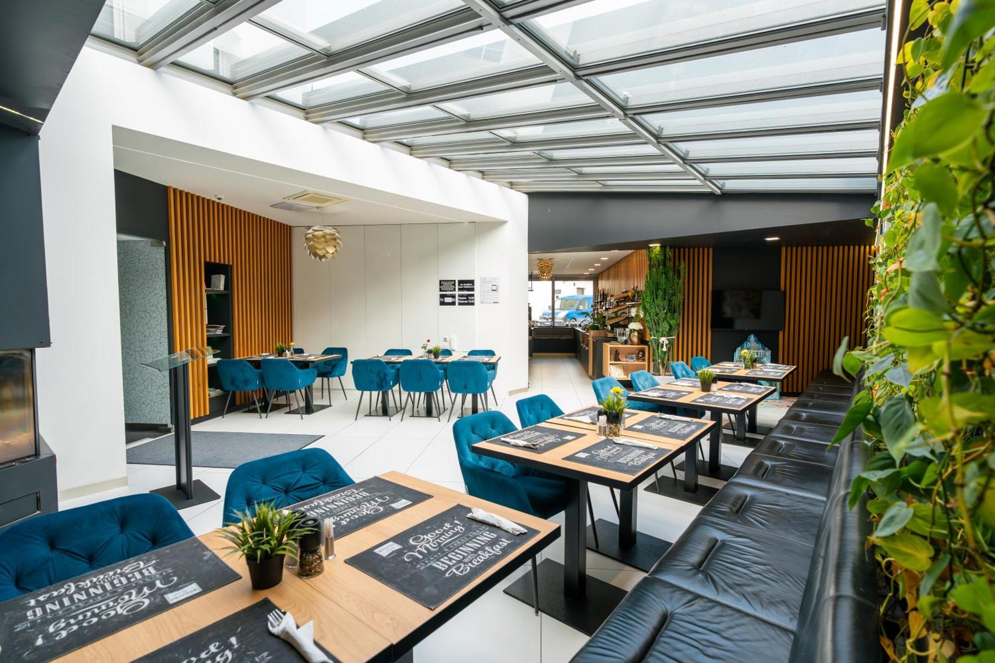 Hotel Plzen Ngoại thất bức ảnh