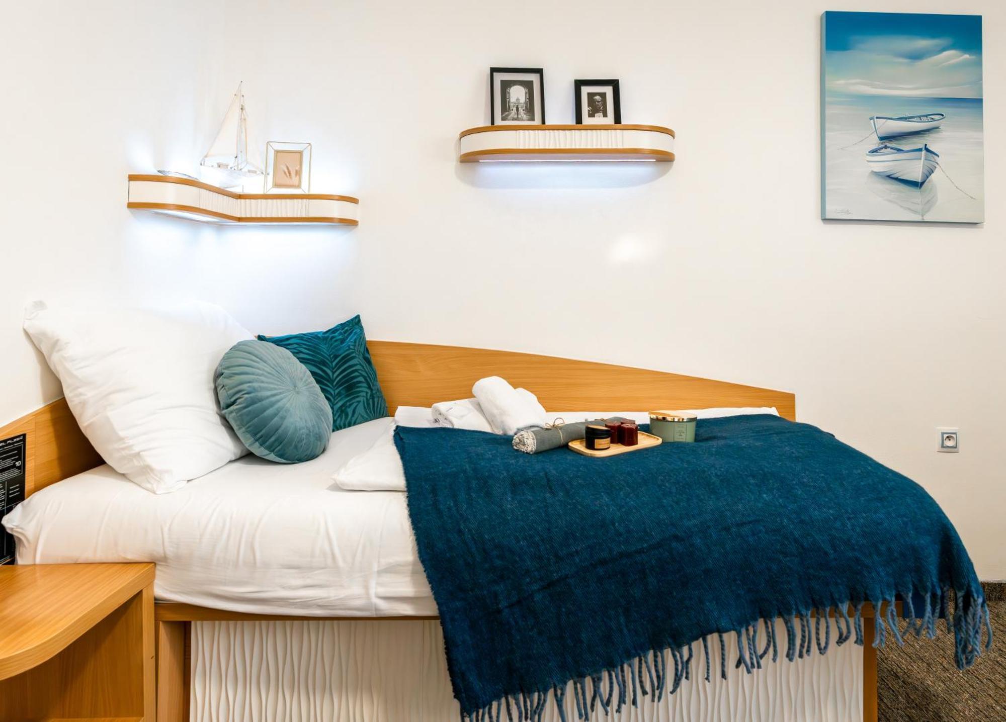 Hotel Plzen Ngoại thất bức ảnh